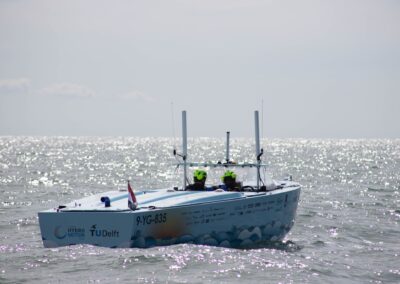 Hydromotion team steekt Noordzee over